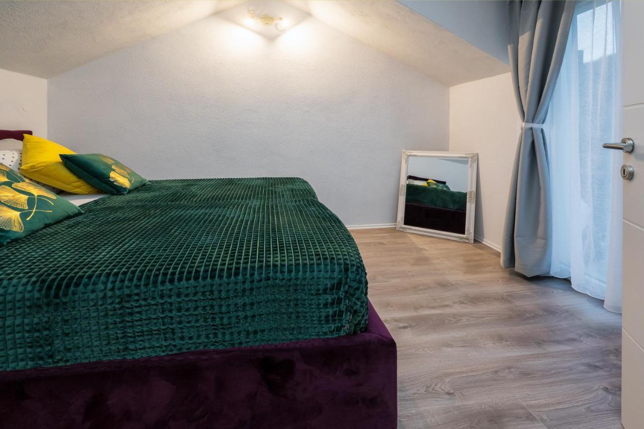 Holiday Home Beyla Pucisca Exterior photo