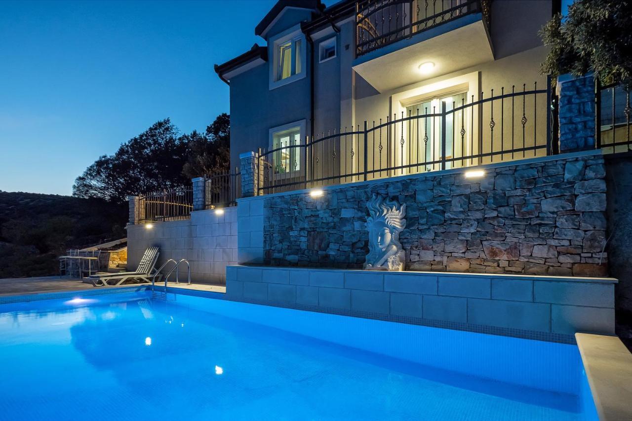 Holiday Home Beyla Pucisca Exterior photo