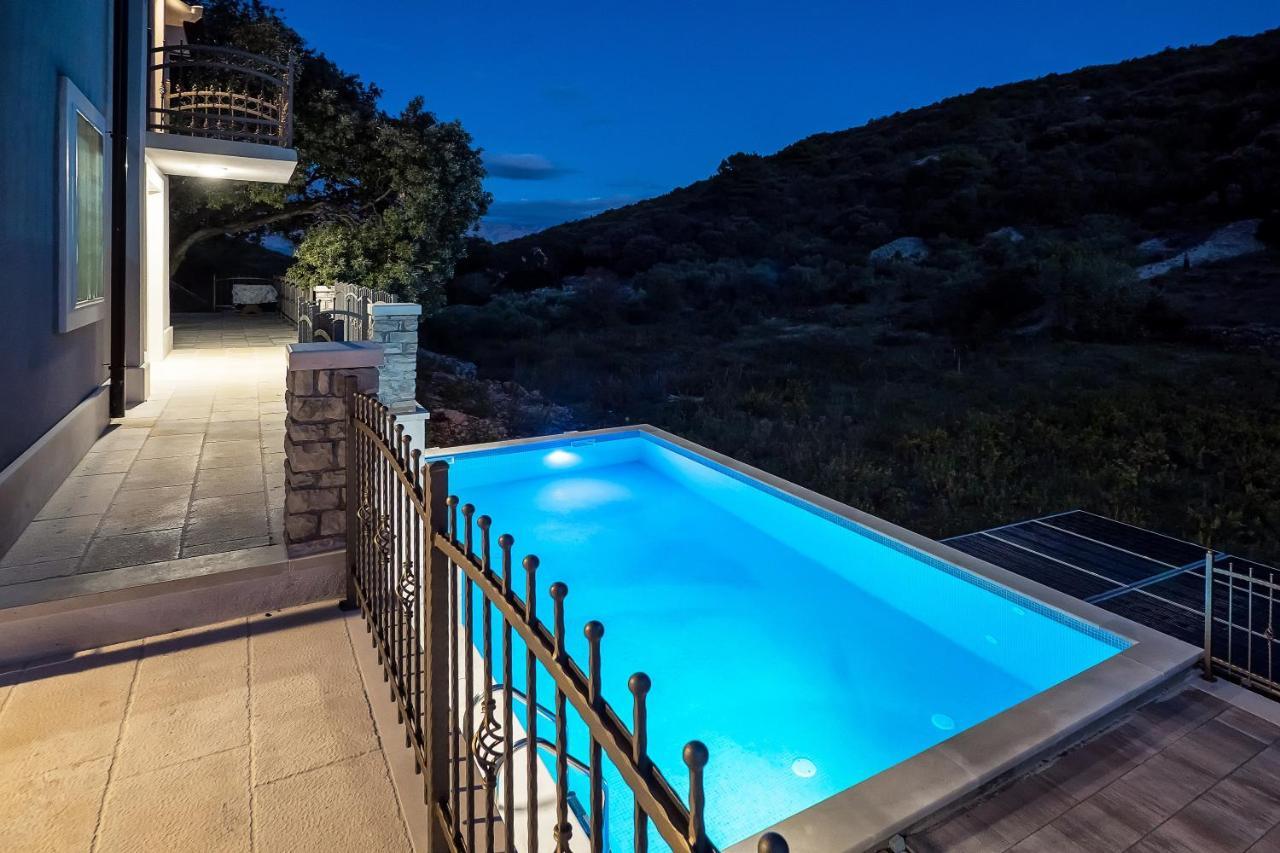 Holiday Home Beyla Pucisca Exterior photo
