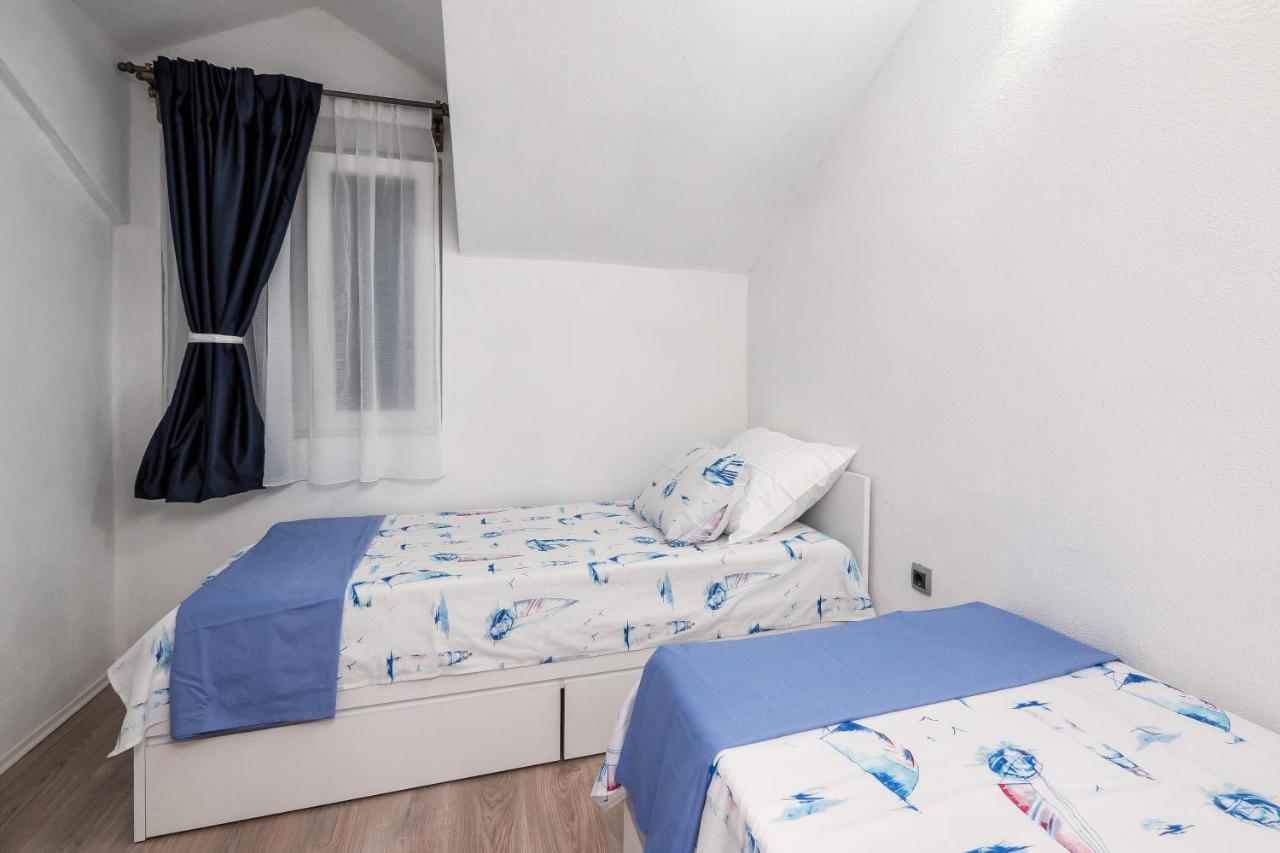 Holiday Home Beyla Pucisca Exterior photo
